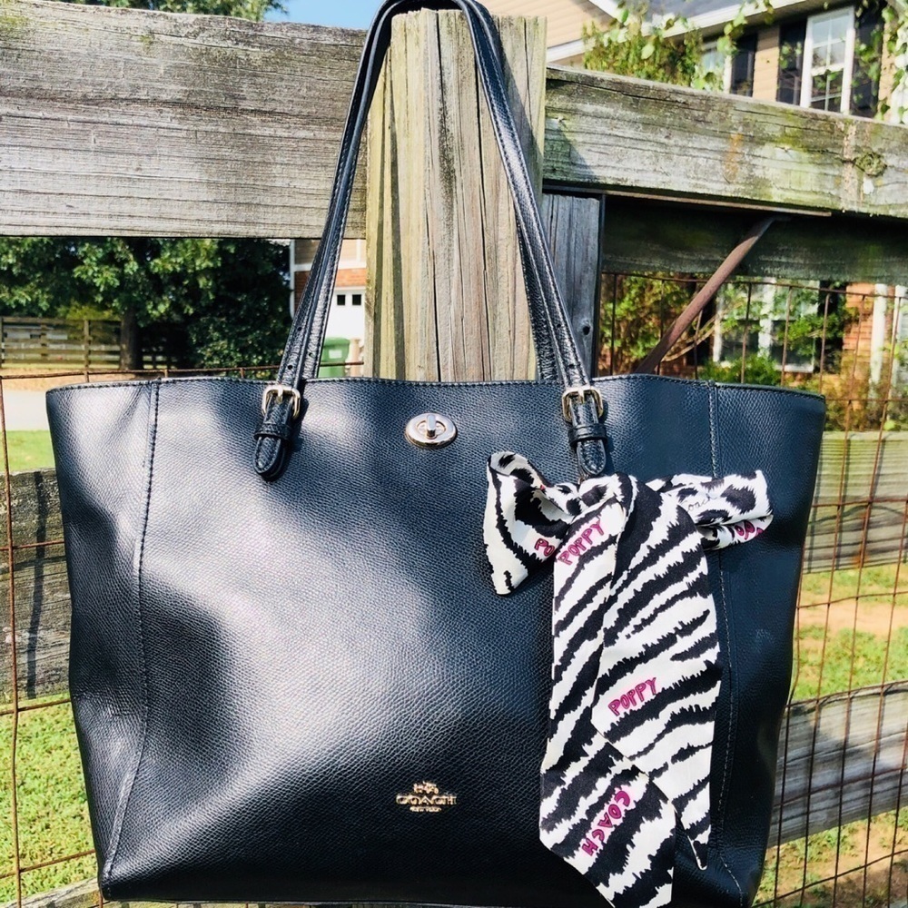 37142 Coach Black Turnlock Tote Purse Leather Bag - Picture 2 of 7